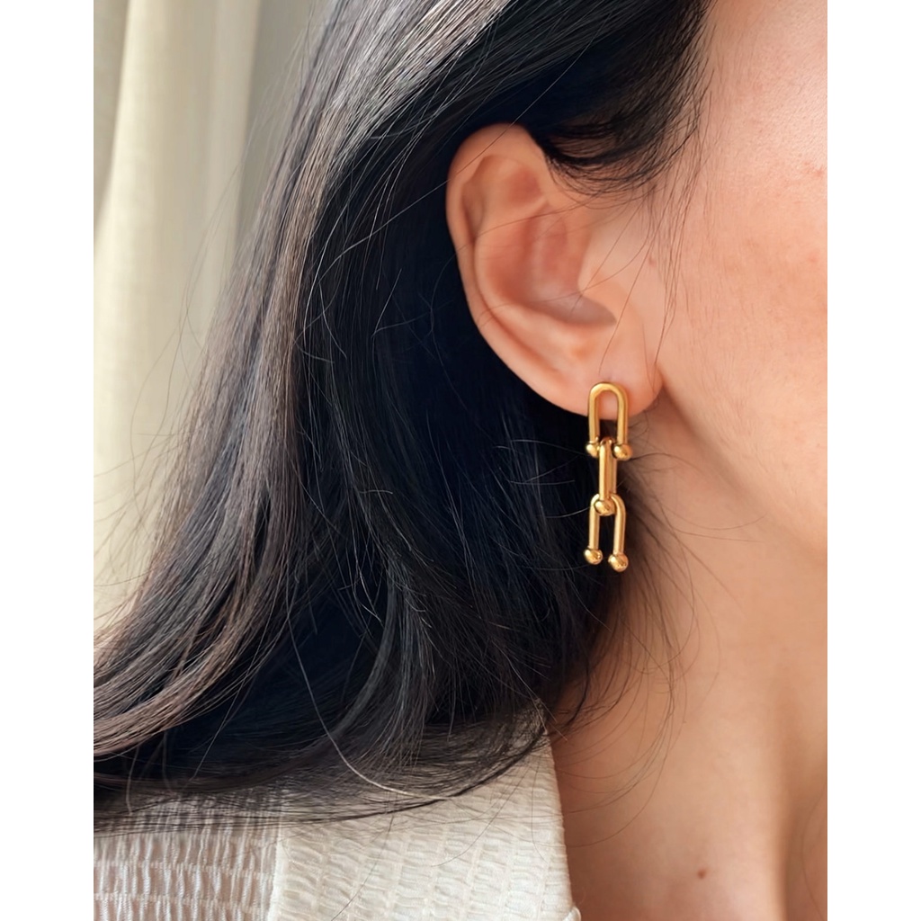 Bông tai titan unisex mắt xích kiểu khóa móng ngựa không gỉ