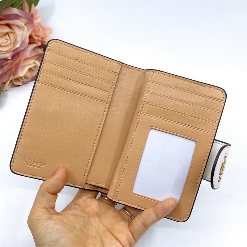 Ví C🅾️ACH Medium