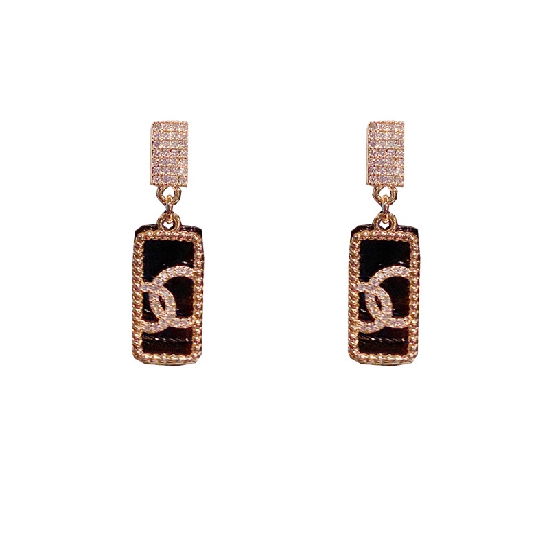 Bông Tai Chữ C Màu Bạc Thời Trang Sang Trọng Cho Nữ