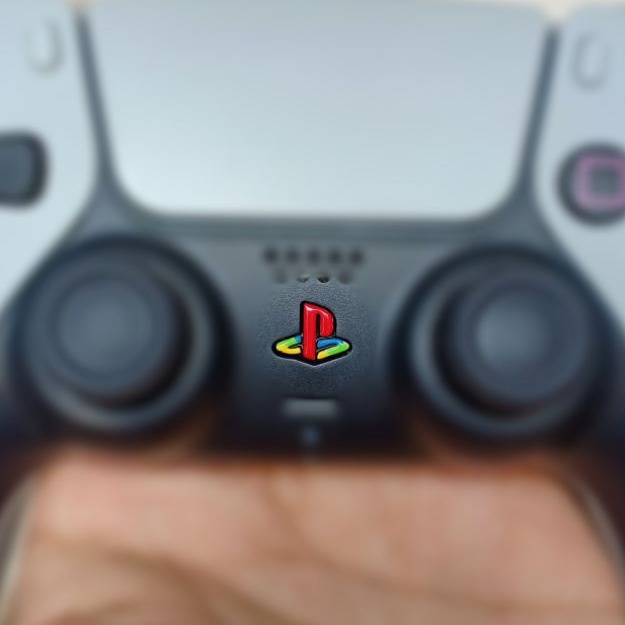 [PS5] Logo theo phong cách Retro PS1 cho tay PS5 sơn phủ 2K bóng