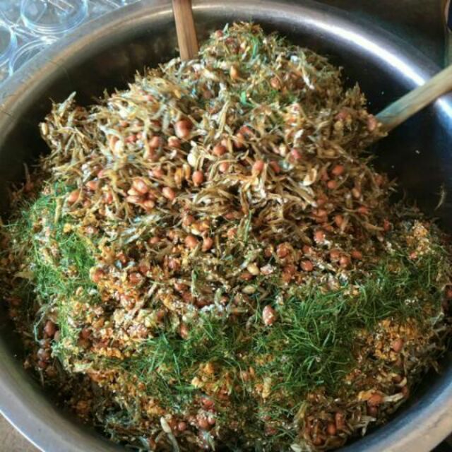 Combo 5 hộp cá cơm rim lạc lá chanh nhà làm, vị thơm ngon, ăn với cơm trắng rất ngon, giá rẻ hơn khi mua theo combo