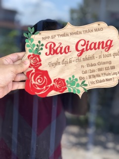 Bảng gỗ treo shop