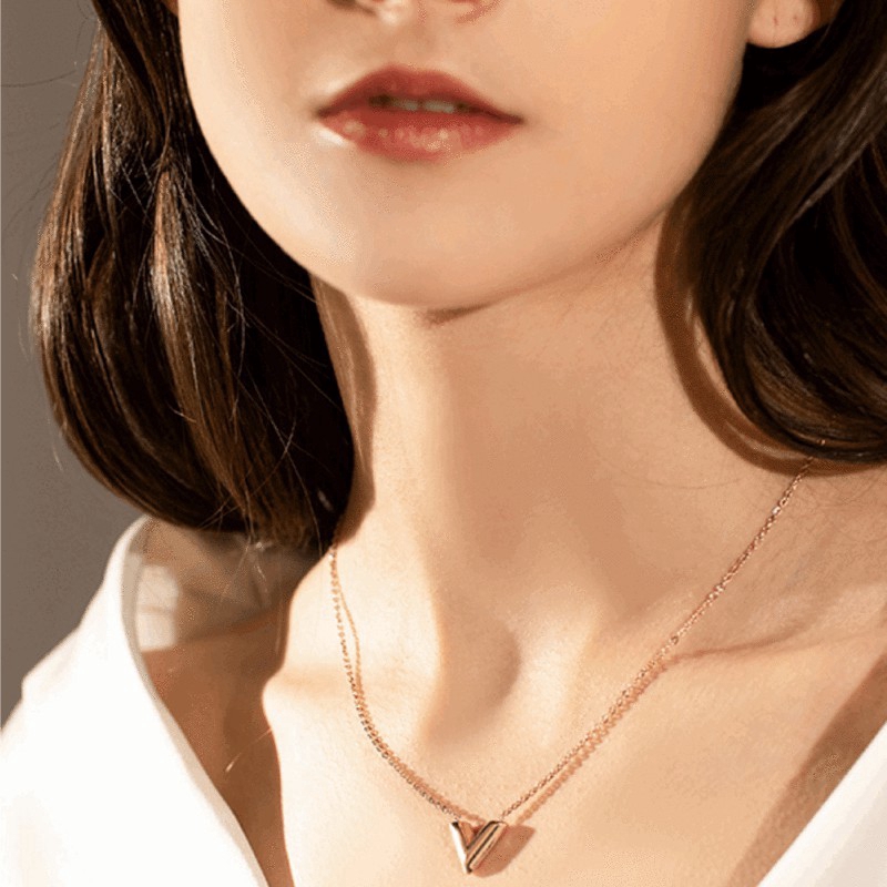 Dây Chuyền Mặt Chữ V Bằng Thép Không Gỉ Thời Trang