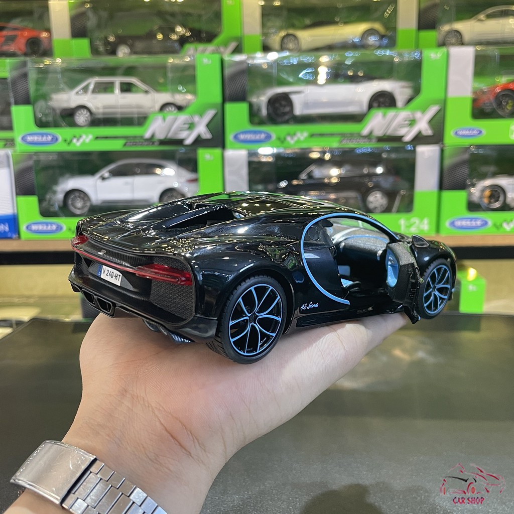 Xe mô hình hợp kim siêu xe Bugatti Chiron Maisto tỉ lệ 1:24 màu đen xanh