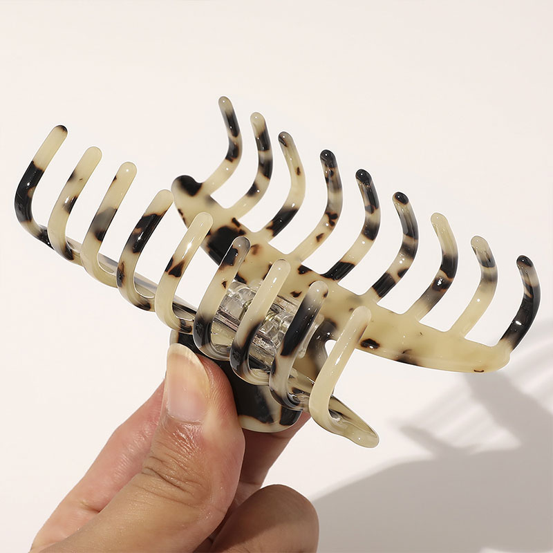 Kẹp tóc bằng nhựa Acrylic hoạ tiết da báo