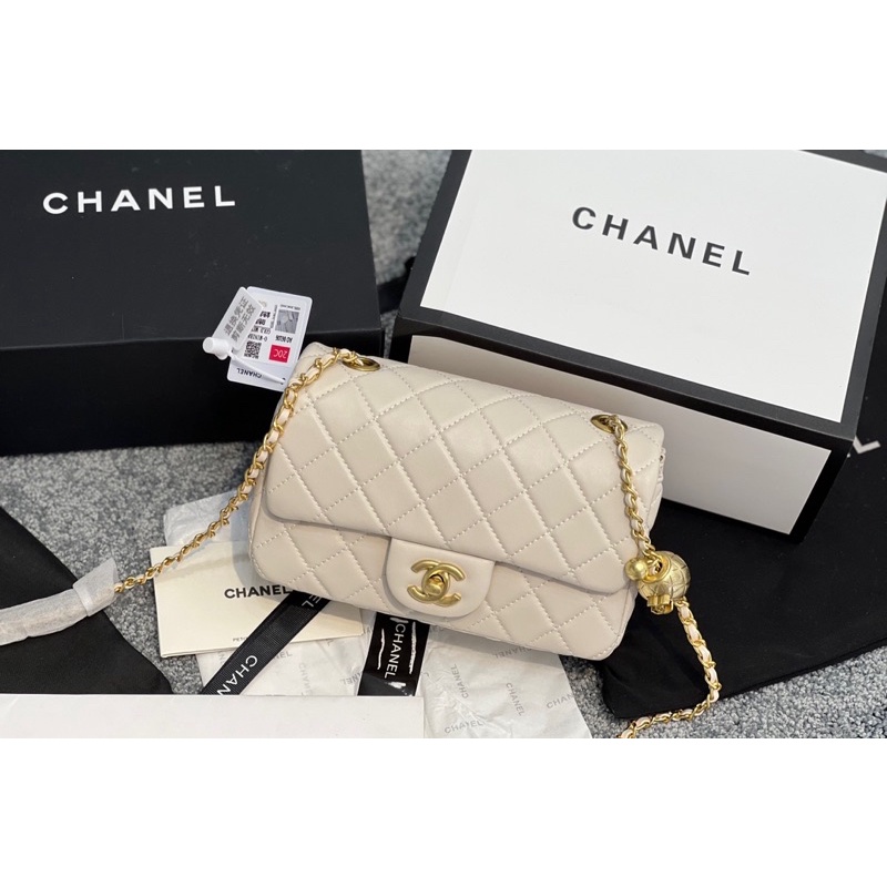 TÚI CHANNEL MINI 8 CHARM SIZE 20