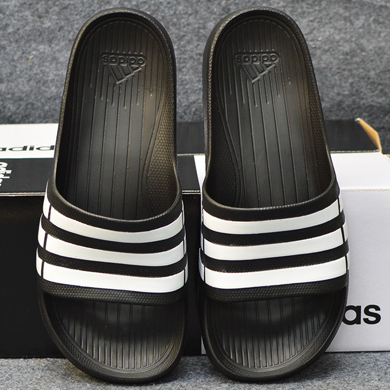 Adidas Duramo màu đen sọc trắng
