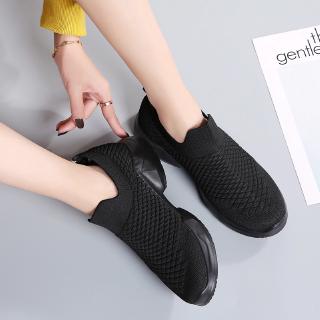 Giày chạy bộ nữ thời trang 2020