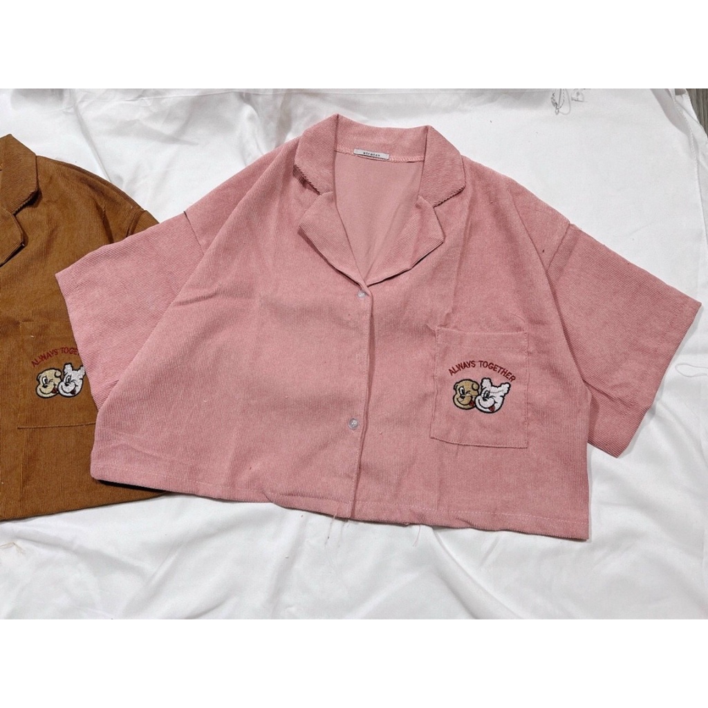 Áo Sơ Mi Nhung Nữ Kiểu CropTop Tay Ngắn Cổ Vest 1 Túi Thêu Gấu