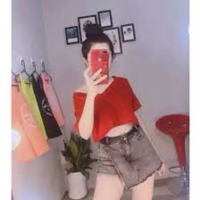 Áo thun croptop cổ tim màu đen, đỏ , xanh