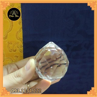 Quả cầu treo phong thuỷ màu trắng có chút l.ỗi nhỏ