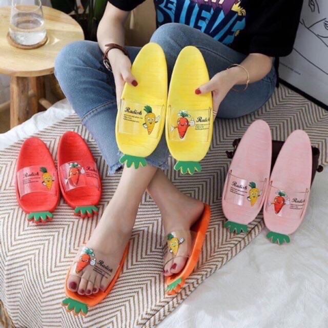 Dép củ cà rốt đáng yêu