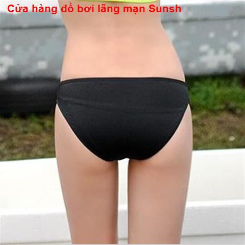 Bán bộ bikini tam giác đáy màu đen tinh khiết của Hàn Quốc áo tắm phụ nữ xẻ tà chống thoát khí quần cạp an to1