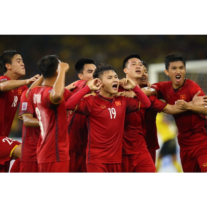 [ Chính Hãng ] - Áo Bóng Đá Đội Tuyển Việt Nam 2018 màu Đỏ Grandsport