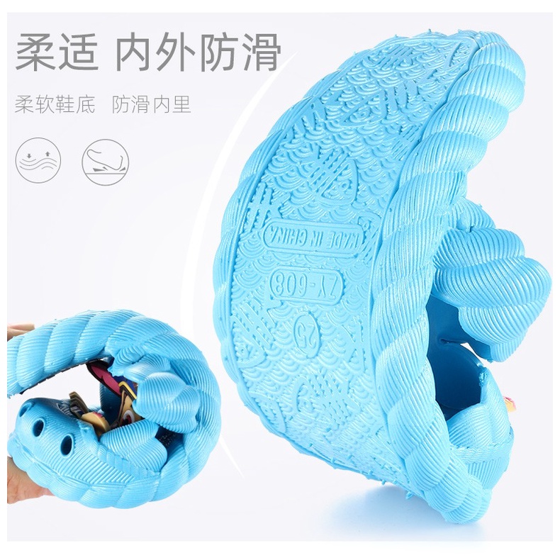 Dép bé trai họa tiết chú chó trong phim hoạt hình Biệt đội chó cứu hộ Paw Patrol