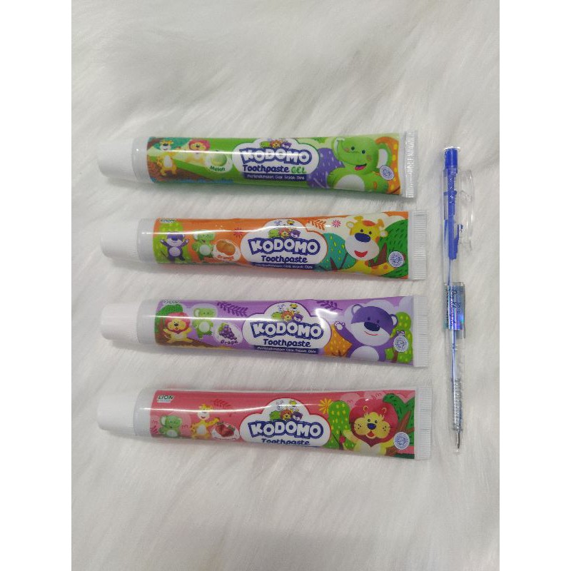 Kem đánh răng trẻ em Kodomo 45g