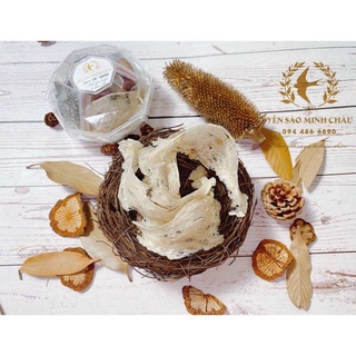Hộp chè tổ yến vụn.