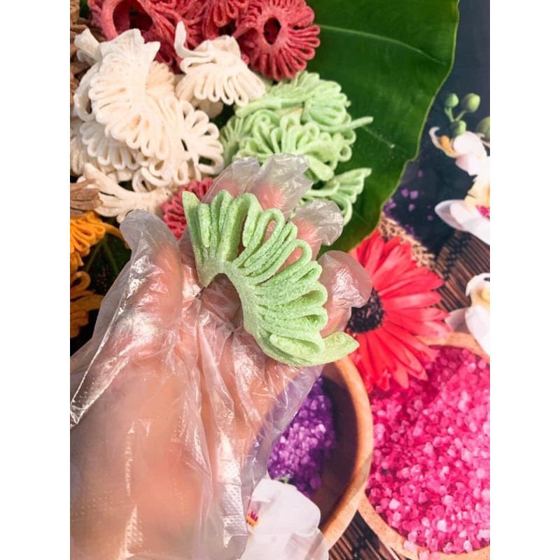 MỨT DỪA XẾP BÔNG HOA.