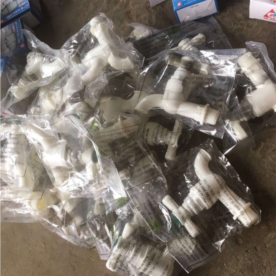 Vòi xả nước nhựa