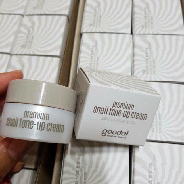 Kem Dưỡng Trắng Da Ốc Sên Goodal Premium Snail Tone Up Cream 10ml