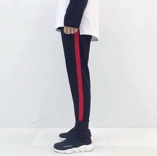Quần 1 line đỏ