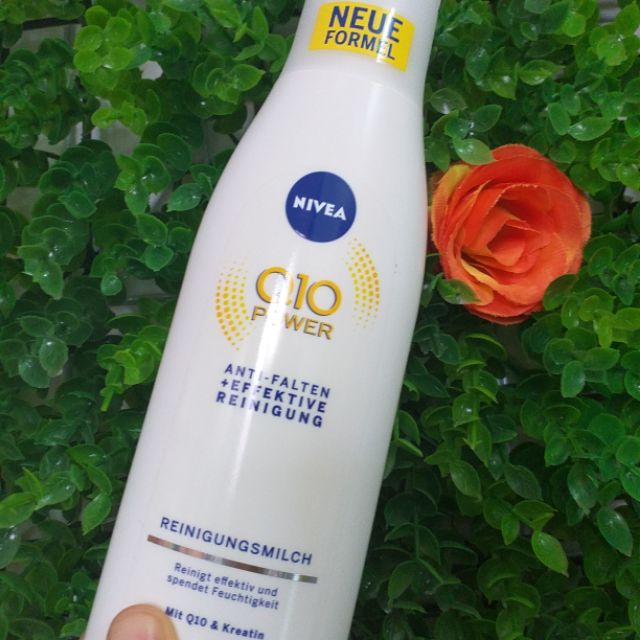 Tẩy trang Nivea Q10 của Đức
