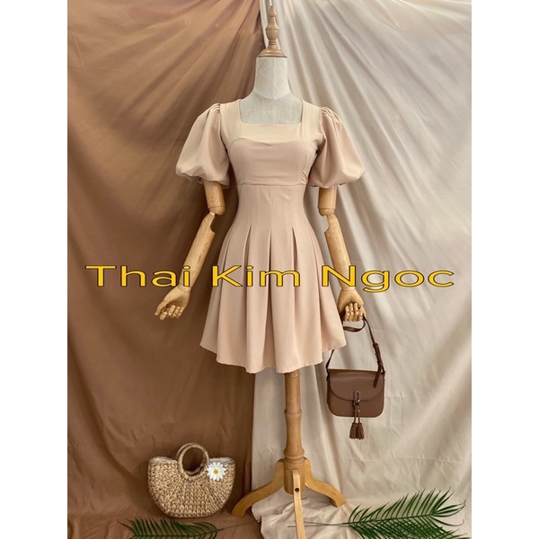 Đầm cổ vuông hai lớp thanh lịch | BigBuy360 - bigbuy360.vn