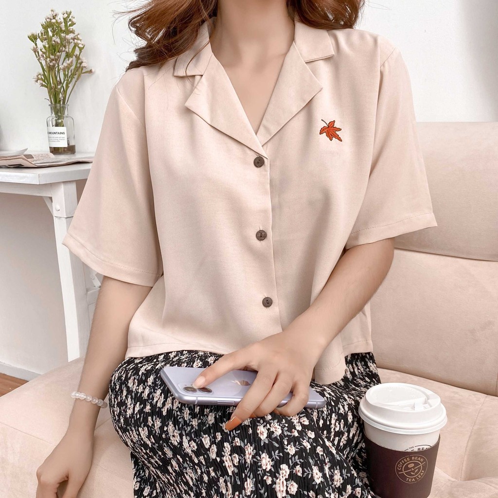 Áo tay ngắn cổ vest thêu lá crop ulzzang thời trang Fmstyle Saigon 21SU012X1310 | BigBuy360 - bigbuy360.vn