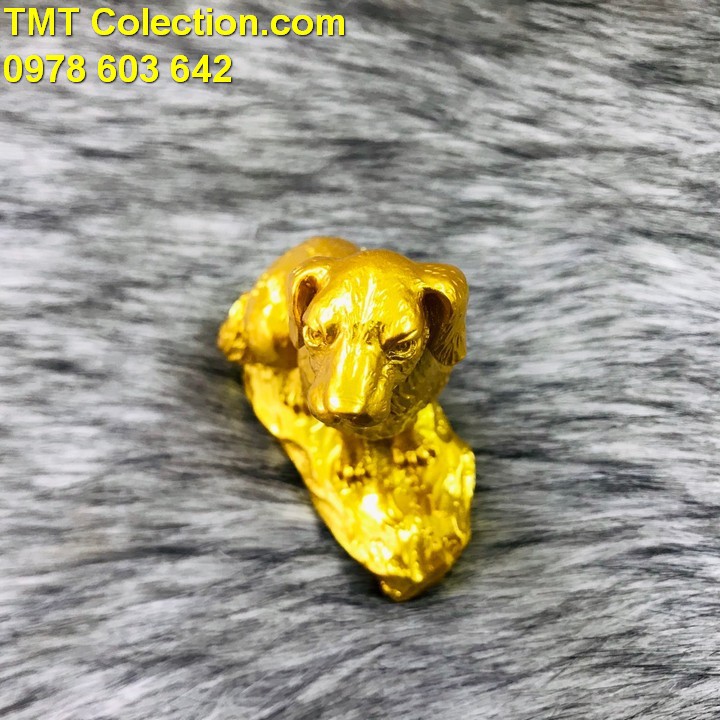 Tượng Con Chó Vàng dùng để trưng bày, trên xe oto, làm quà tặng, biếu dịp Lễ, Tết, kỷ niệm, chất liệu nhựa - SP005238