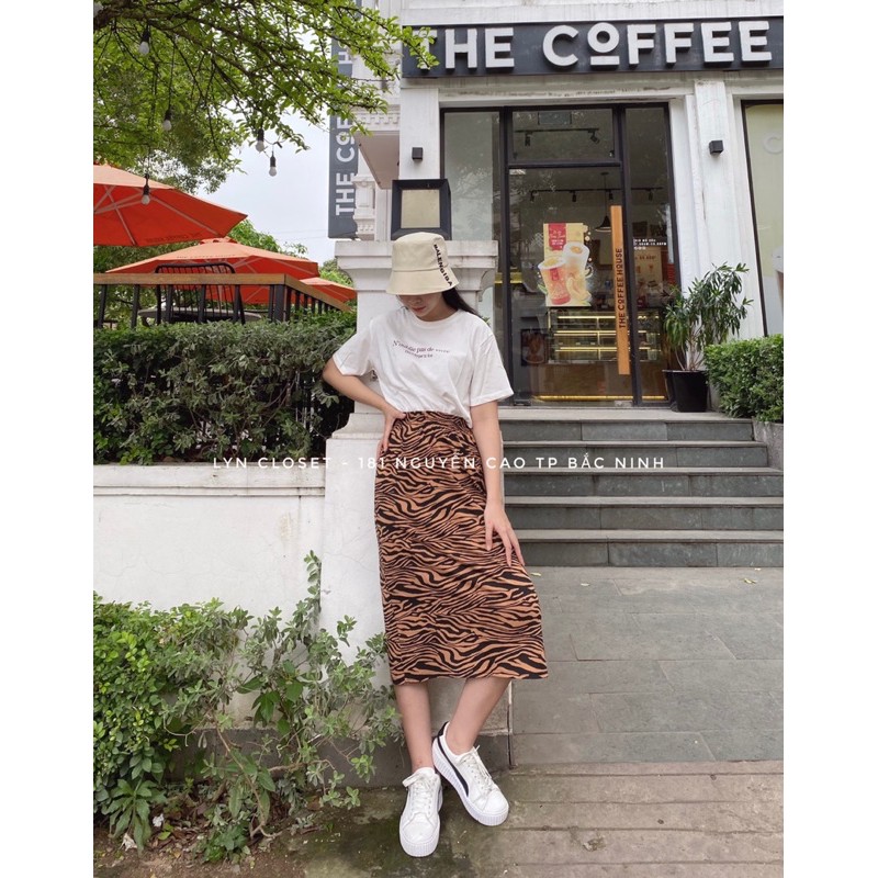 Chân váy vằn xẻ sau