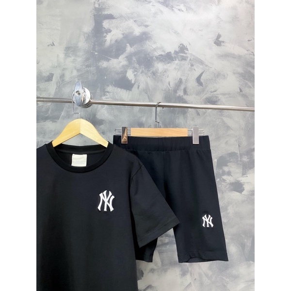 (HÀNG XUẤT XỊN) Áo đen 1808 BOSTON TEE BLACK  Made in Cambodia full tag code  Size XS S M L