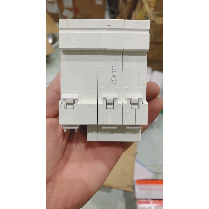 Aptomat chống giật LW hang chính hãng  ELCB cầu dao chống rò điện DZ47LE 63A 220- 380v