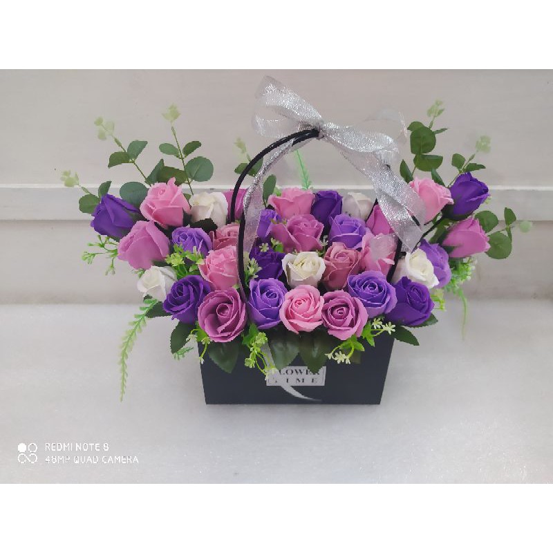 Giỏ hồng sáp sáng chảnh