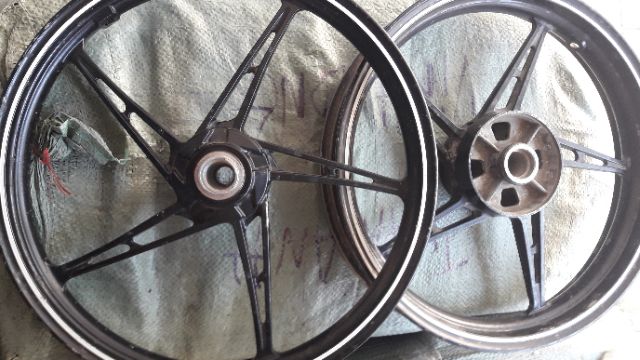 Cặp mâm ex135 rin rã xe.Còn nguyên xi