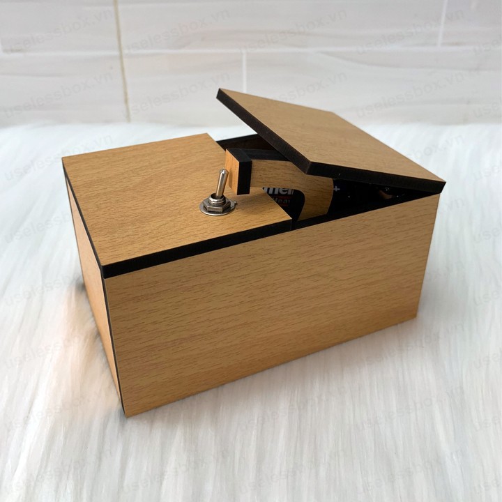 Hộp vô dụng – Useless Box – Don’t Touch Box