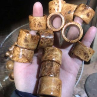NHẪN CÀN LONG NU HUYẾT LONG