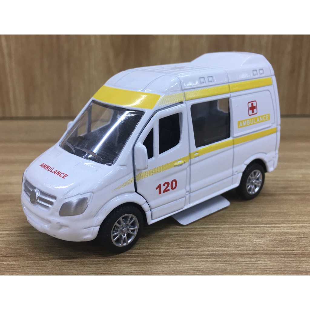 Đồ chơi mô hình xe cấp cứu ambulance 120 màu trắng