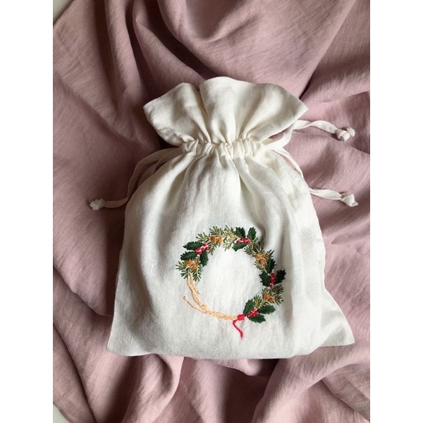 Túi thơm thêu tay