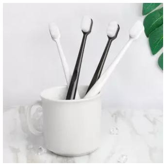 Bàn chải đánh răng cho cả gia đình chất liệu sợi silicon siêu nhỏ mềm mại làm sạch sâu (Kèm hộp đựng)
