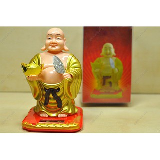 Phật Di Lặc Cầm Thỏi Vàng Vẫy Quạt Năng Lượng Mặt Trời 23012