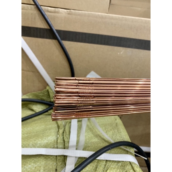 Que bù sắt thép đen 1.6 - 2.4 dài 1m