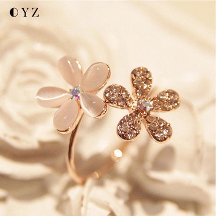 Nhẫn nữ mạ vàng đính đá mặt hoa cúc phong cách vintage dành cho nữ có thể điều chỉnh kích thước; N01 - MOZETO