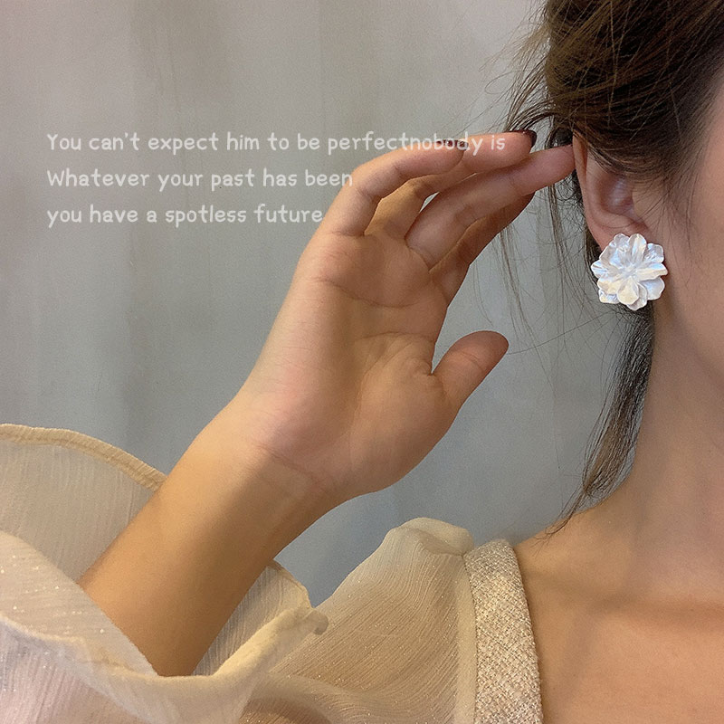 Bông Tai Hình Hoa Tím Phong Cách Hàn Quốc Thanh Lịch Cho Nữ