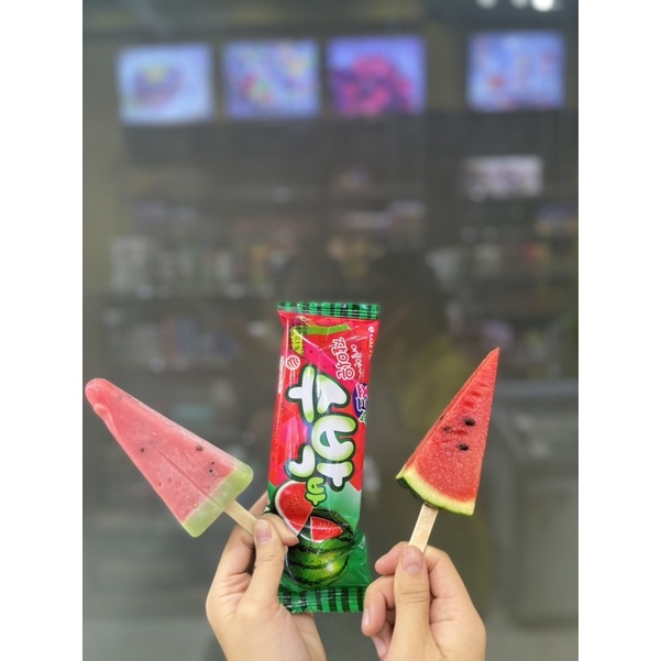 Kem dưa hấu watermelon ice bar Lotte Hàn Quốc 85 ml
