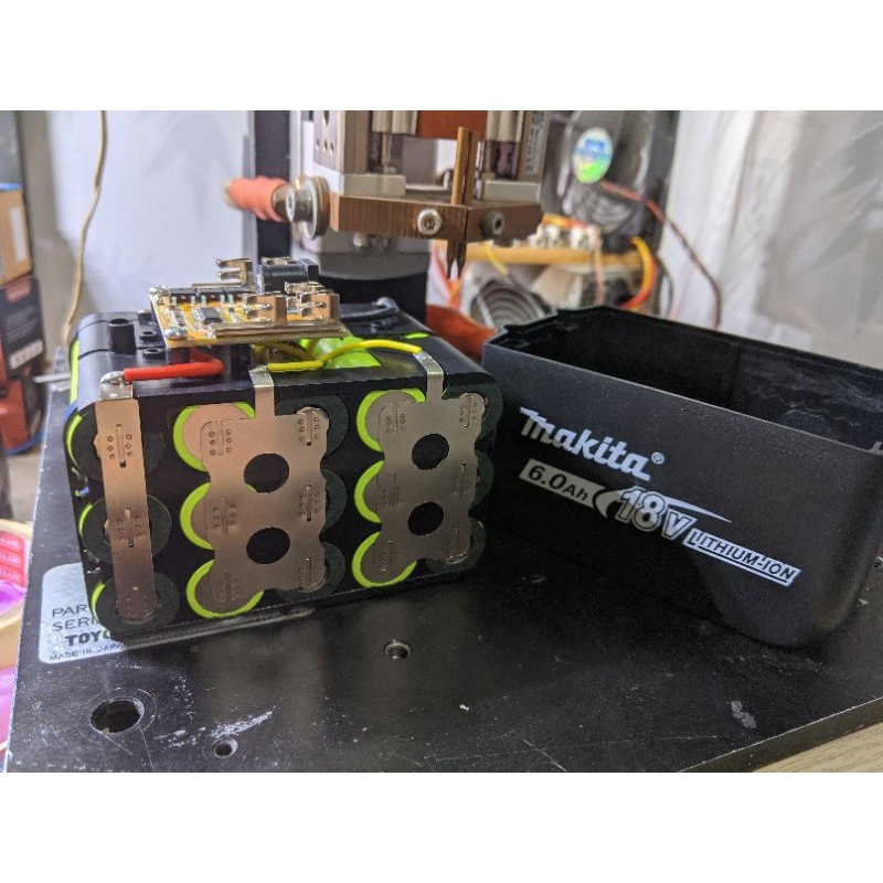 Pin Makita 18V 6AH mạch sạc adapter