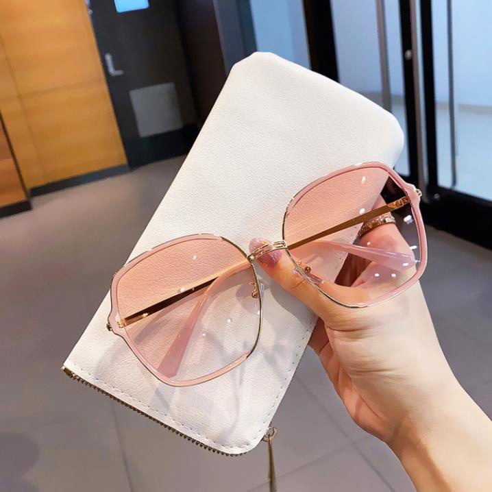 Kính mắt nữ thời trang đi biển sành điệu D140
