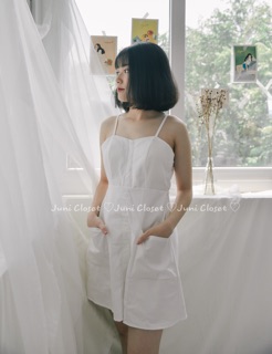 Váy trắng đan dây lưng
