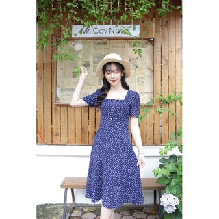 Váy chấm bi xanh cổ vuông