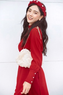 Mấn đội đầu cô dâu