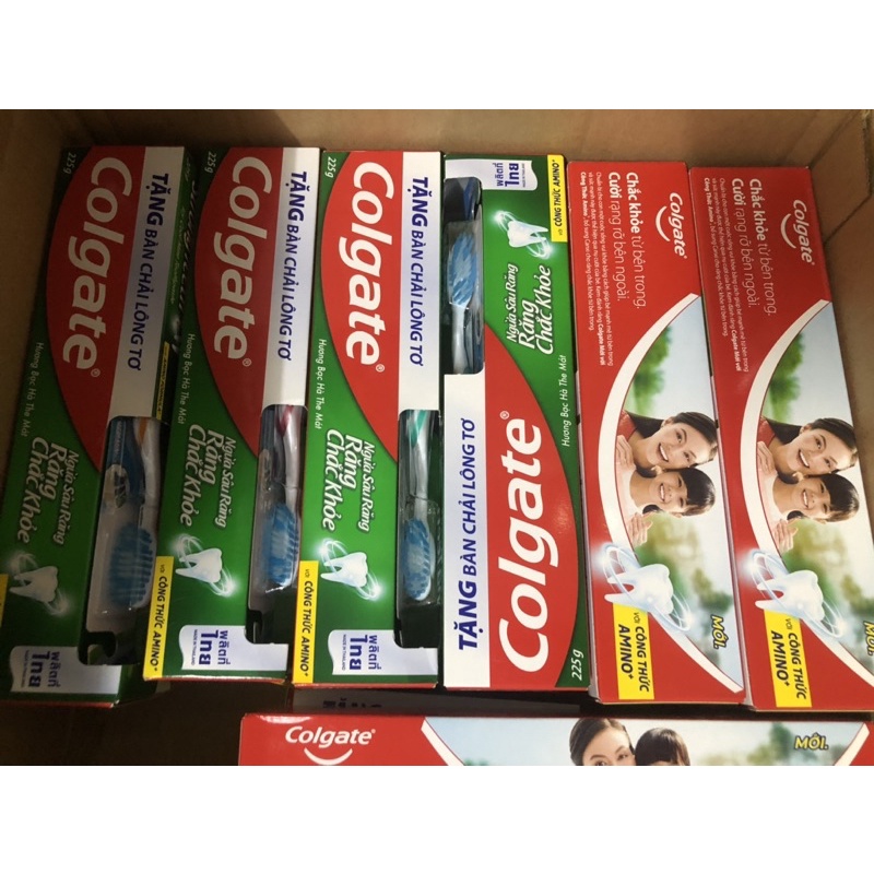 kem đánh răng colgate 225g combo 10 cây tặng kèm bàn chải mỗi cây